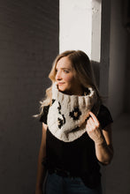 Cheetah Print Cowl Knitting Pattern