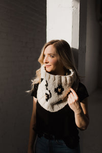 Cheetah Print Cowl Knitting Pattern