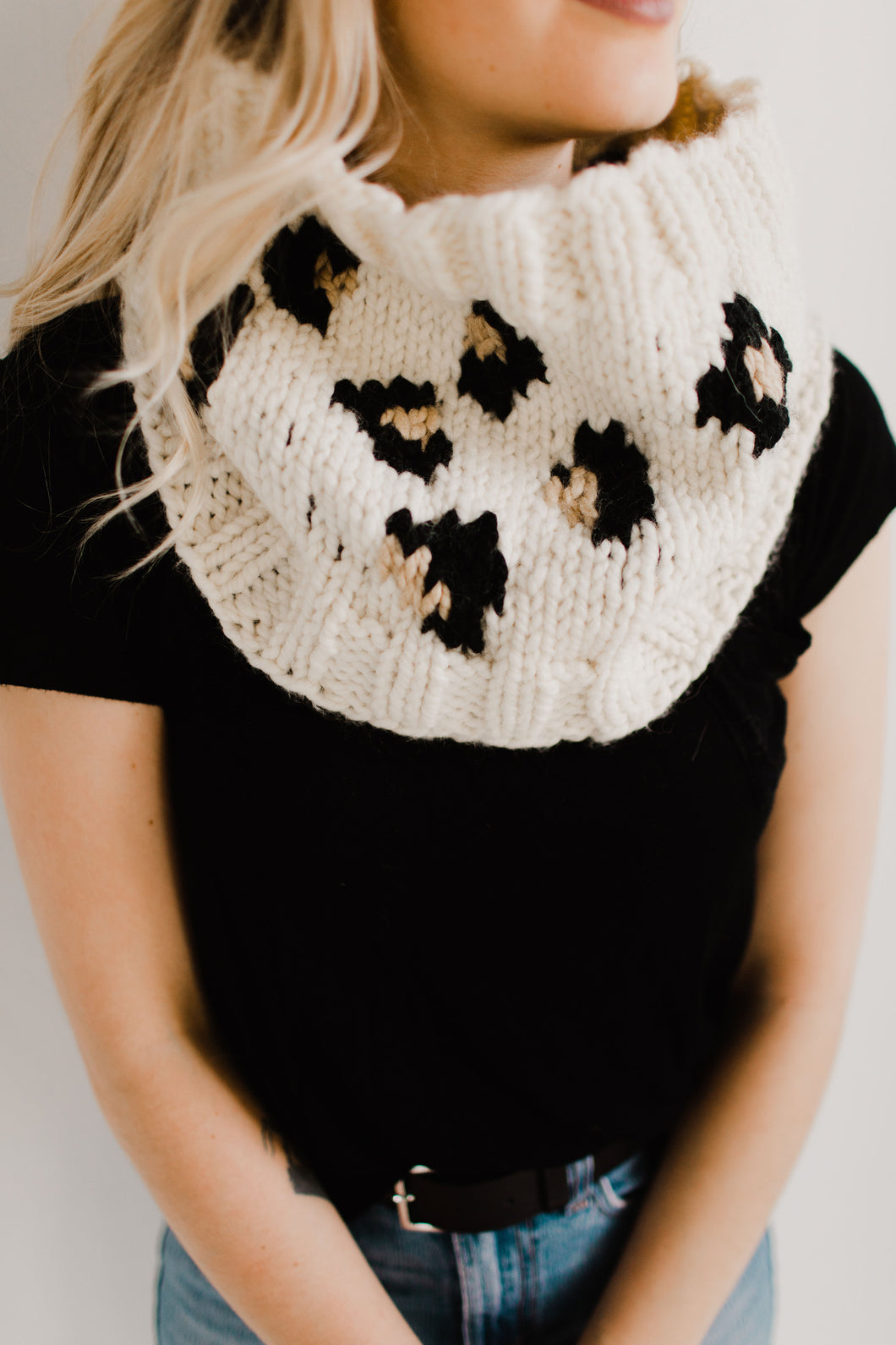 Cheetah Print Cowl Knitting Pattern