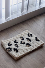 Cheetah Print Cowl Knitting Pattern