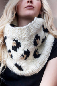 Cheetah Print Cowl Knitting Pattern